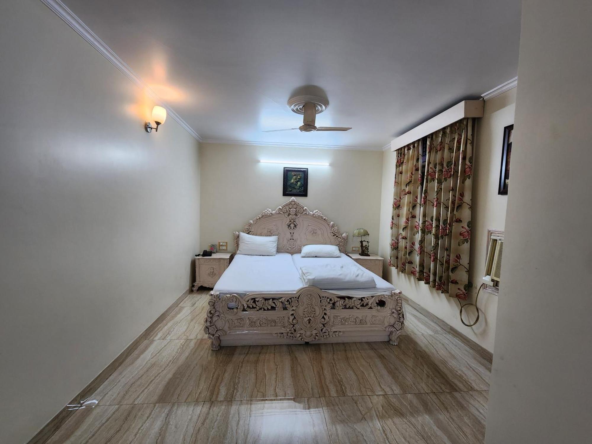 Hotel Mayur Deluxe מיראט מראה חיצוני תמונה