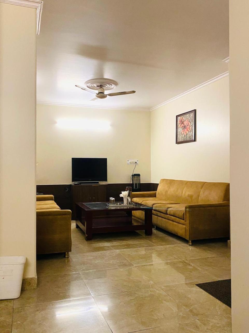 Hotel Mayur Deluxe מיראט מראה חיצוני תמונה